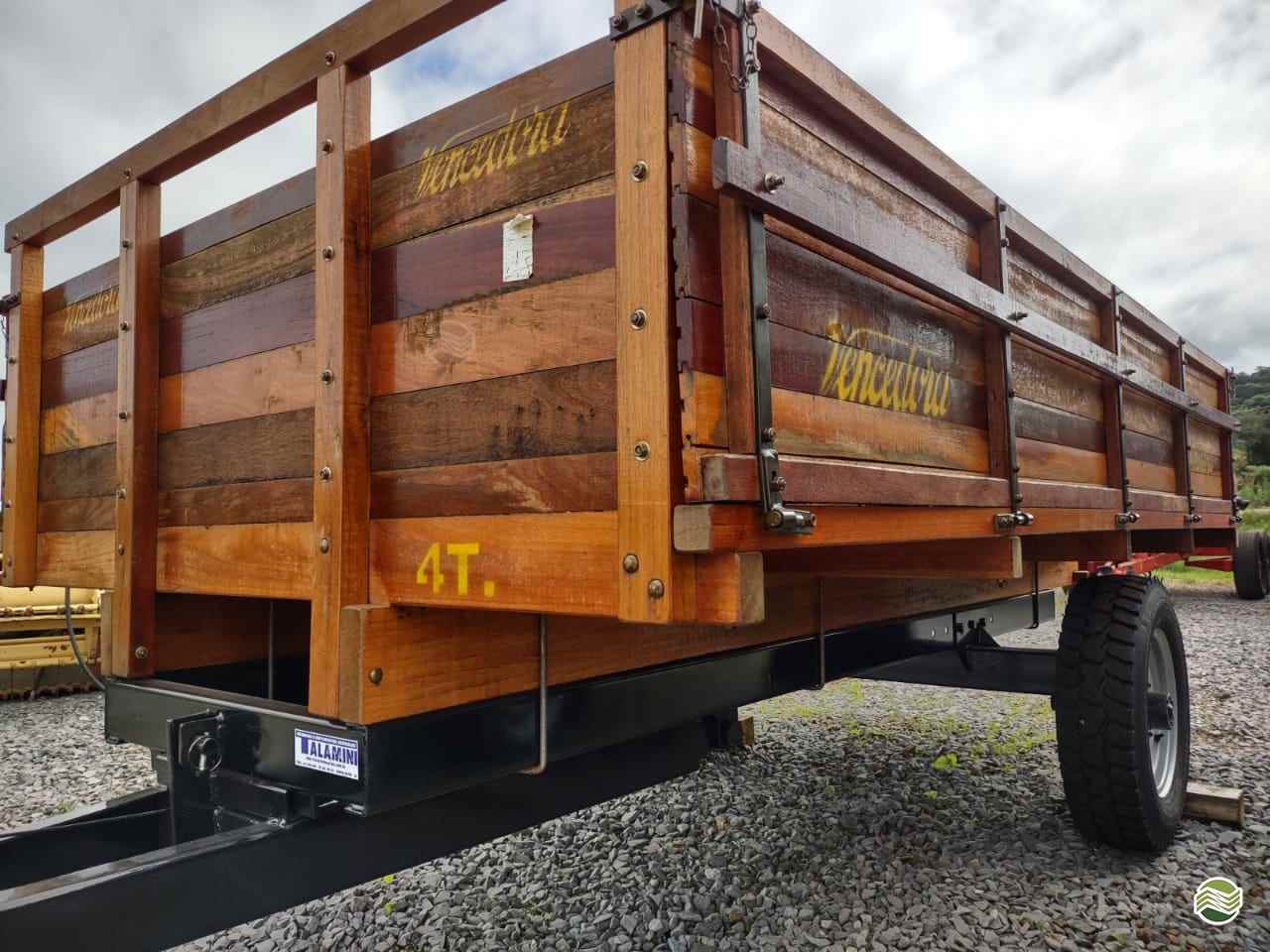 CARRETA BASCULANTE de Talamini Máquinas e Implementos Agrícolas